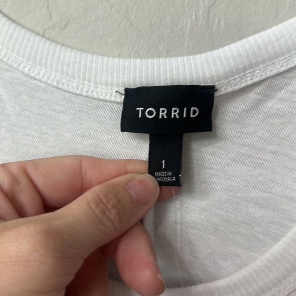Torrid July 4 th Oh my Stars cold shoulder top size 1X. NWT - Picture 6 of 10